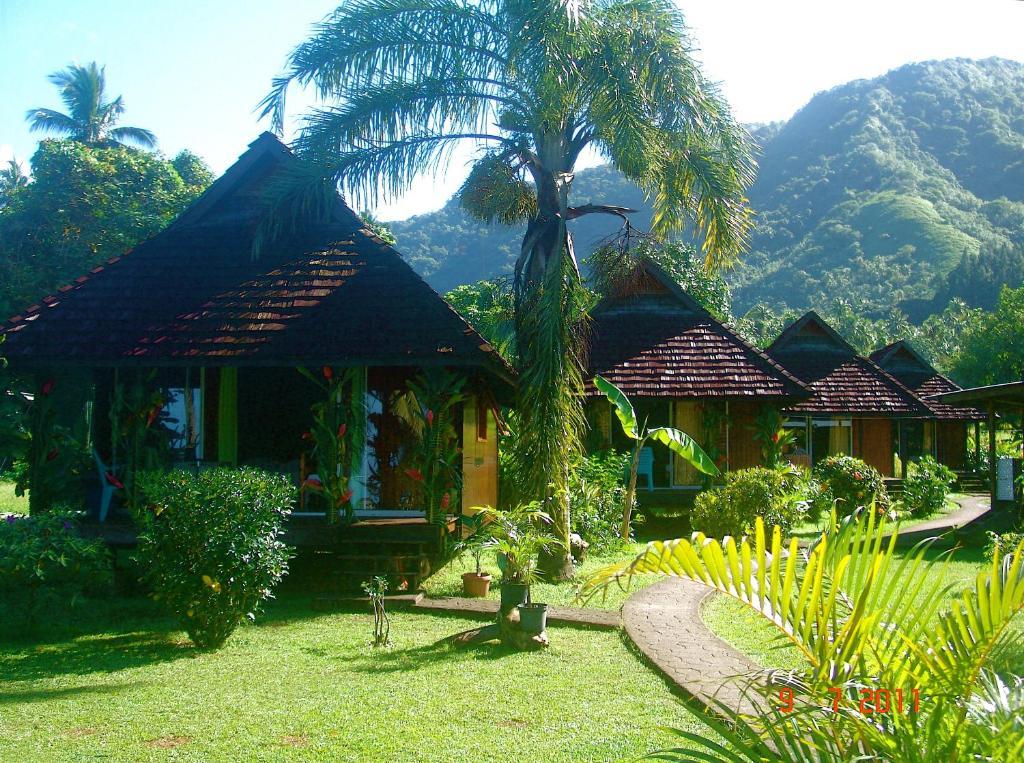 Tauhanihani Village Lodge La Vague Bleue Teahupoo Exterior foto